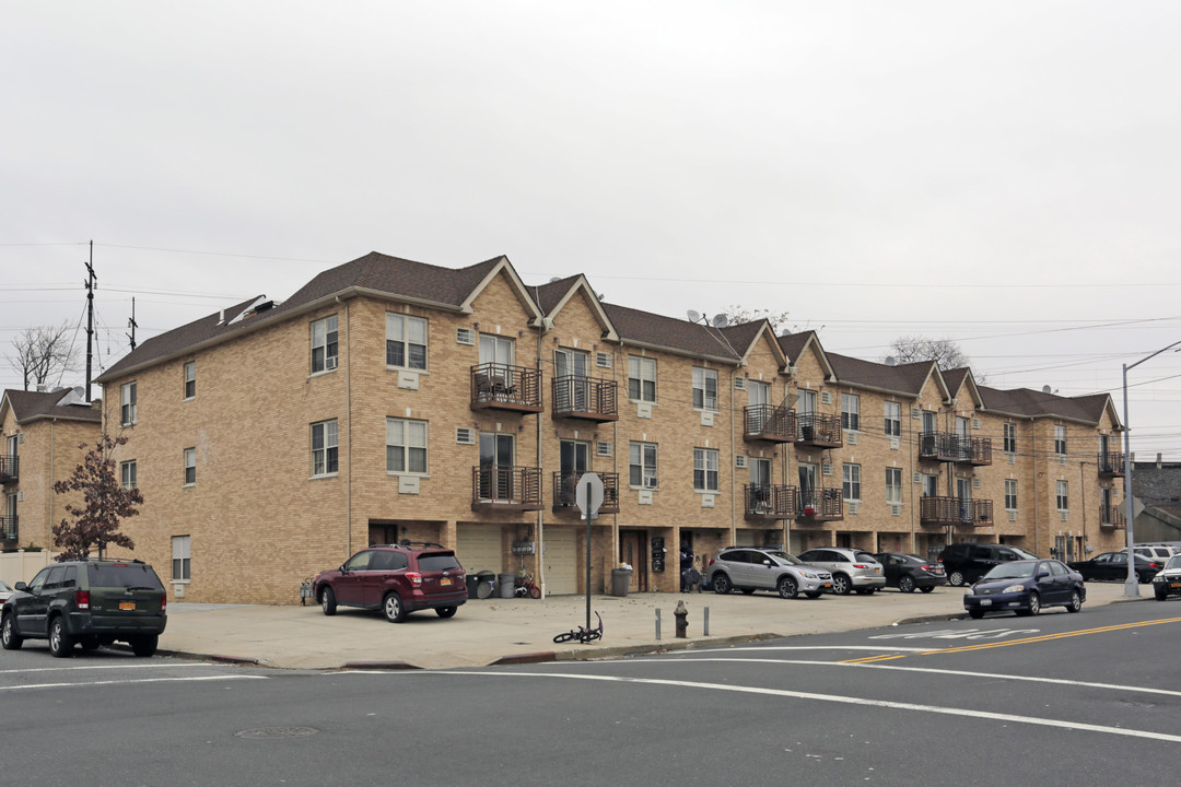 45-01-45-19 25th Ave in Astoria, NY - Building Photo