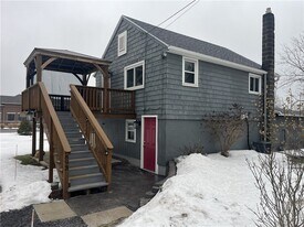 898 Ridge Rd in Webster, NY - Building Photo