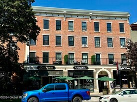 423 Broadway in Saratoga Springs, NY - Building Photo