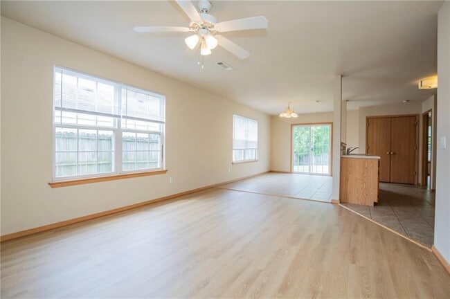 321 Grant Springs Dr in Decatur, AR - Building Photo - Building Photo