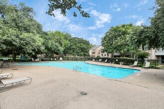 832 Wax Myrtle Ln in Houston, TX - Building Photo - Building Photo