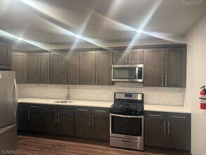 663 S 15th St in Newark, NJ - Building Photo - Building Photo