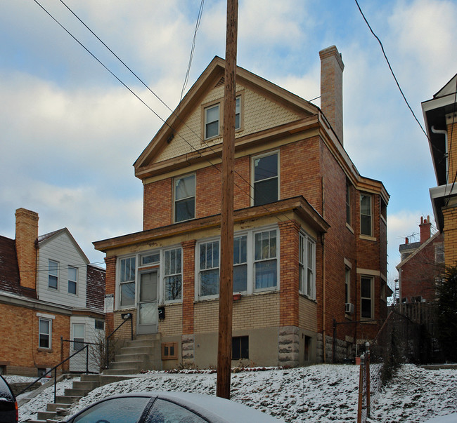 224 Lyon St in Cincinnati, OH - Foto de edificio - Building Photo