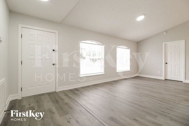 980 Sylvia Dr in Deltona, FL - Building Photo - Building Photo