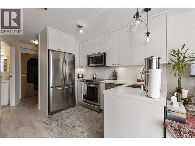 939 Homer St in Vancouver, BC - Building Photo - Building Photo