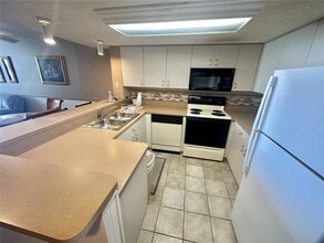 6035 Sea Ranch Dr, Unit 511 in Hudson, FL - Building Photo - Building Photo
