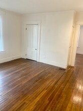 7 Court St, Unit 1 in Woburn, MA - Foto de edificio - Building Photo