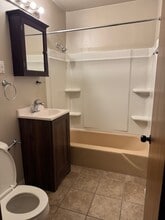 2510 Holmes St in Rockford, IL - Building Photo - Building Photo