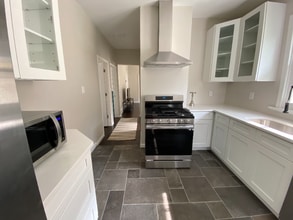 307 Magnolia St in Highland Park, NJ - Building Photo - Building Photo