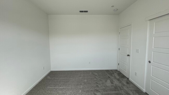 8851 Boes Way in Sacramento, CA - Building Photo - Building Photo