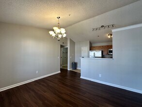5008 Lawndale Dr, Unit J in Greensboro, NC - Building Photo - Building Photo