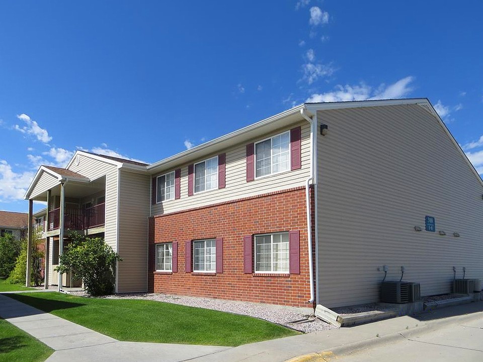 Cottonwood Apartment Homes in Gering, NE - Building Photo