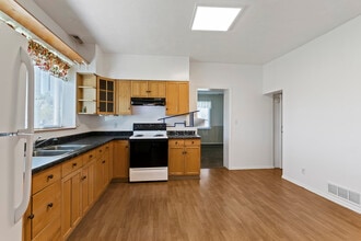 1608 S 4700 W in Ogden, UT - Foto de edificio - Building Photo