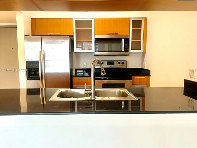 1750 N Bayshore Dr, Unit 1710 in Miami, FL - Foto de edificio - Building Photo