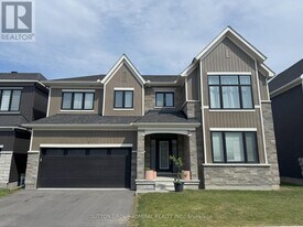 757 Eminence St in Ottawa, ON - Building Photo