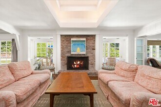 1456 Roscomare Rd in Los Angeles, CA - Building Photo - Building Photo