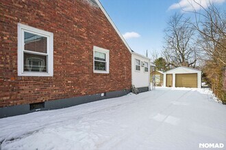 1015 W Indian Trail in Louisville, KY - Building Photo - Building Photo