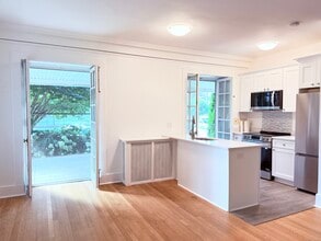 151 Courtland Ave in Stamford, CT - Building Photo - Building Photo