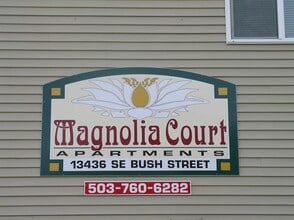Magnolia Court in Portland, OR - Building Photo - Building Photo