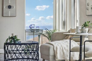 1040 Coast Blvd S, Unit 1040 Coast Blvd S in La Jolla, CA - Building Photo