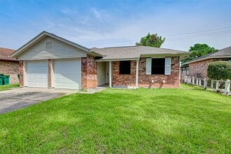 4739 Parkland St in Pasadena, TX - Building Photo - Building Photo