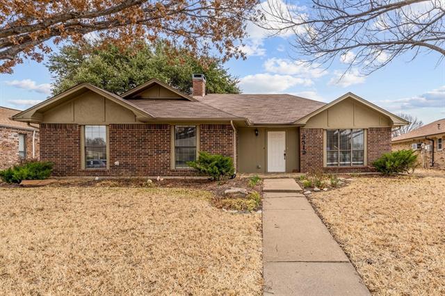 2512 Silverthorne Dr in Dallas, TX - Building Photo