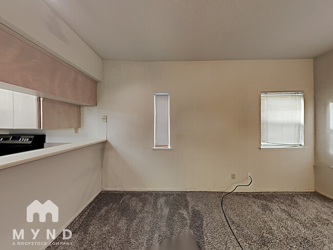 2511 Fulton Square Ln in Sacramento, CA - Foto de edificio - Building Photo