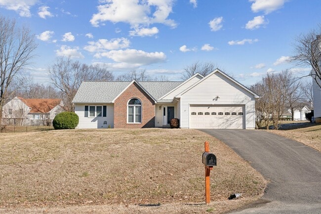 property at 17 S Pointe Ln