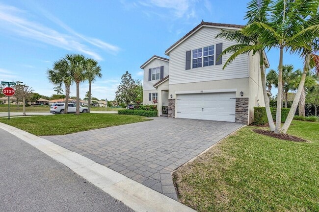 92 Palmetto Ln, Unit A in Royal Palm Beach, FL - Building Photo - Building Photo