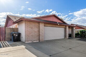 16638 N 46th Ln in Glendale, AZ - Building Photo - Building Photo