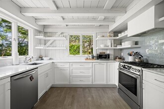 1 Doc Ryder Dr in Nantucket, MA - Building Photo - Building Photo