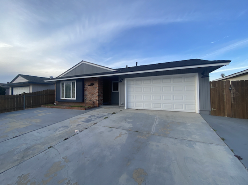 1810 Thelborn Way in San Diego, CA - Building Photo