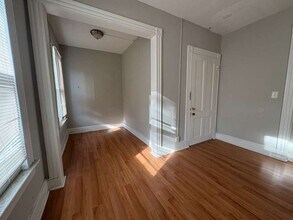 153 Humphrey St, Unit 2 in New Haven, CT - Foto de edificio - Building Photo