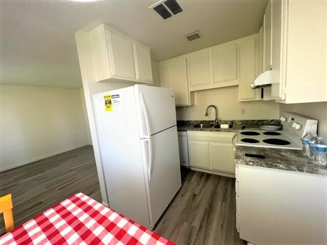 property at 82075 Country Club Dr