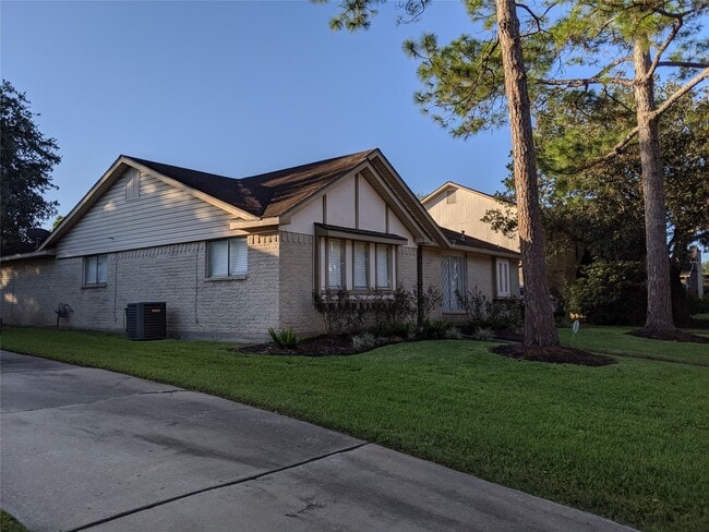 2823 Williams Grant in Sugar Land, TX - Building Photo - Building Photo