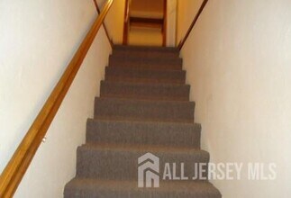 37 Highland Ave in Metuchen, NJ - Building Photo - Building Photo