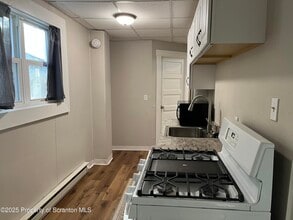 94 Wyoming St in Wilkes-Barre, PA - Building Photo - Building Photo