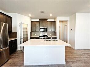 212 Whisper Rill Dr in Hutto, TX - Building Photo - Building Photo