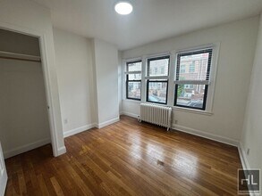20-67-67 32nd St in Queens, NY - Building Photo - Building Photo