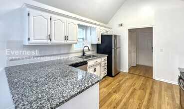 928 SE 12 Terrace in Lee's Summit, MO - Building Photo - Building Photo