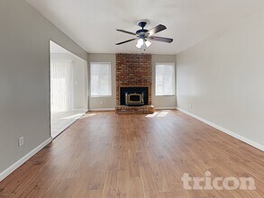 1921 Teresa Ln in Oakley, CA - Foto de edificio - Building Photo