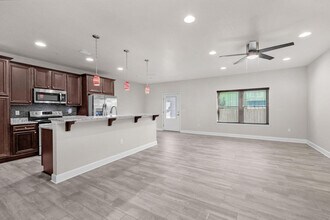 3514 Mossy Oak Villas Cir in Pensacola, FL - Building Photo - Building Photo