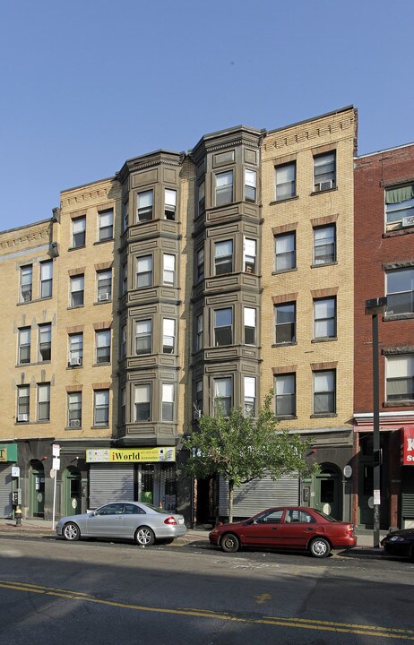 1045 Tremont St in Boston, MA - Building Photo