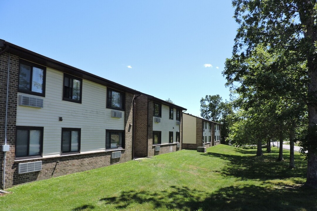 Roberts Village Apartments in Beaver, WV - Foto de edificio