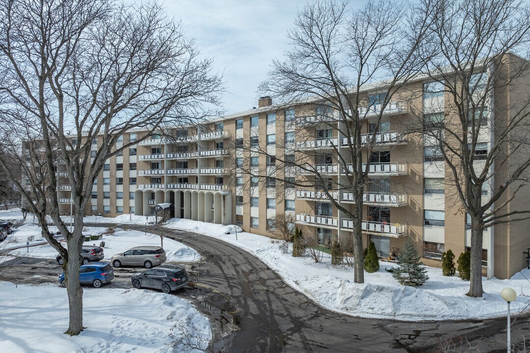 Continental West Condominium in Rocky River, OH - Building Photo