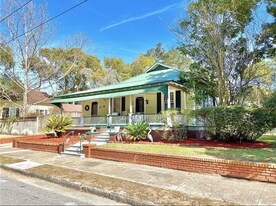 2120 Reynolds St in Brunswick, GA - Building Photo
