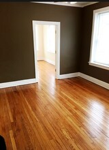 3538 W Grace St, Unit 2E in Chicago, IL - Foto de edificio - Building Photo