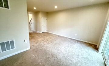 502 River Crest Way in Fredericksburg, VA - Building Photo - Building Photo