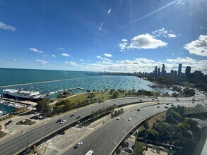 155 N Harbor Dr, Unit 1609 in Chicago, IL - Foto de edificio - Building Photo