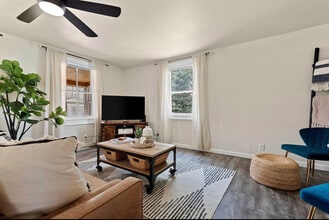 532 W 5th Ave in Oshkosh, WI - Building Photo - Building Photo